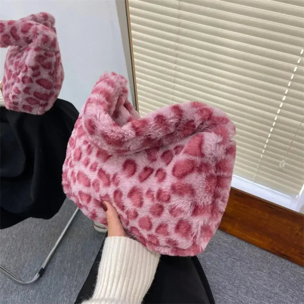 Lilith | Torba s mekim plišastim uzorkom