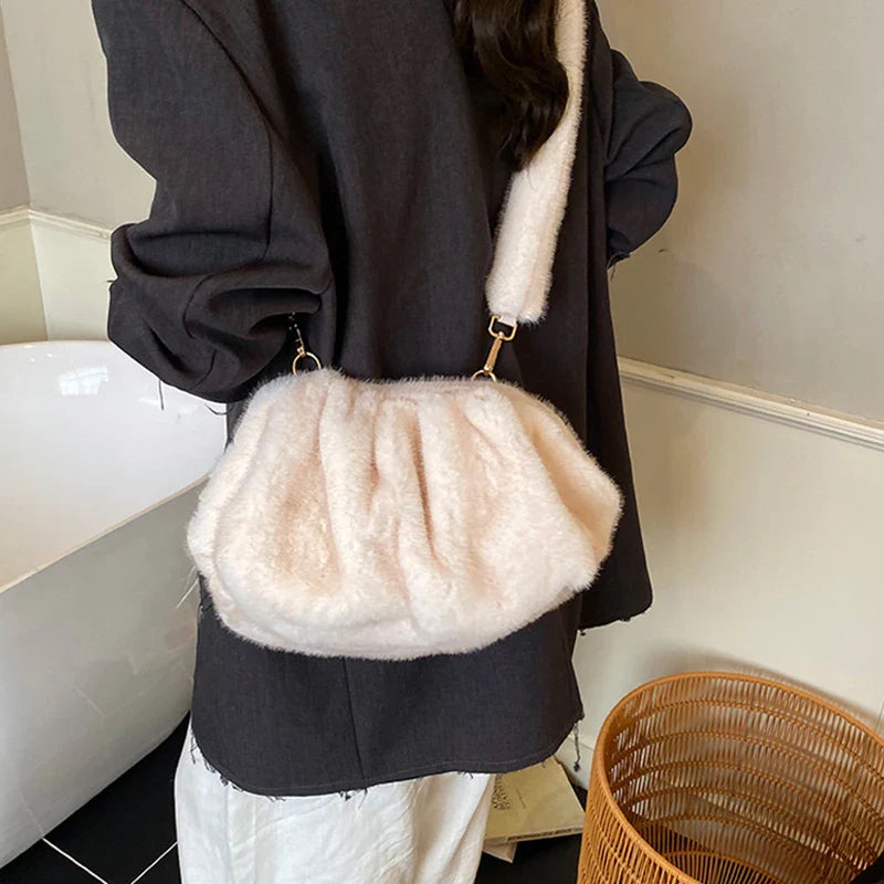 Elowen | Soft Sakupljena Ramena Torba