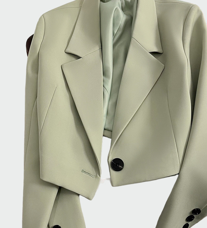 Sako u sofisticiranom kroju